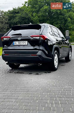 Внедорожник / Кроссовер Toyota RAV4 2021 в 
