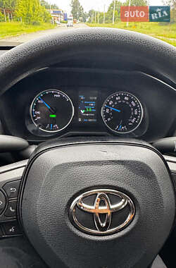 Внедорожник / Кроссовер Toyota RAV4 2021 в 