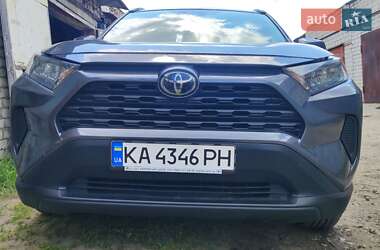 Внедорожник / Кроссовер Toyota RAV4 2019 в Киеве