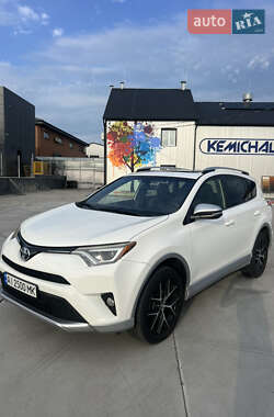 Позашляховик / Кросовер Toyota RAV4 2016 в Білій Церкві