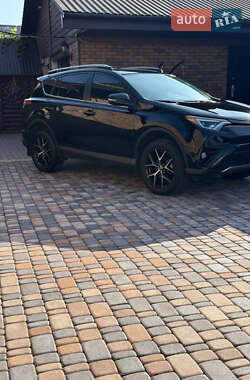 Позашляховик / Кросовер Toyota RAV4 2018 в Фастові