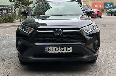 Внедорожник / Кроссовер Toyota RAV4 2020 в 
