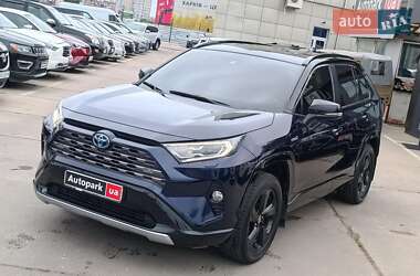 Внедорожник / Кроссовер Toyota RAV4 2020 в Харькове