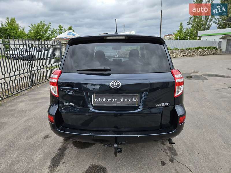 Позашляховик / Кросовер Toyota RAV4 2011 в Шостці