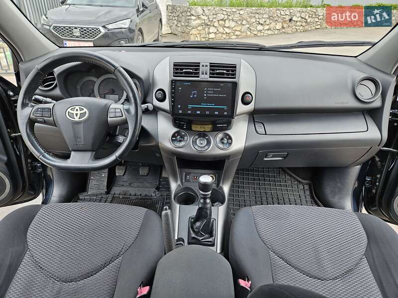 Позашляховик / Кросовер Toyota RAV4 2011 в Шостці