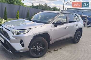Внедорожник / Кроссовер Toyota RAV4 2020 в Ружине