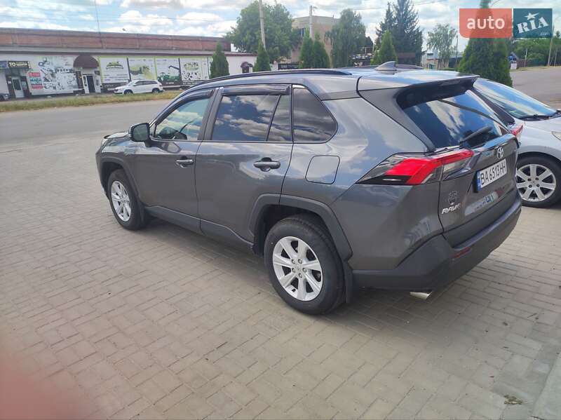 Внедорожник / Кроссовер Toyota RAV4 2021 в Умани