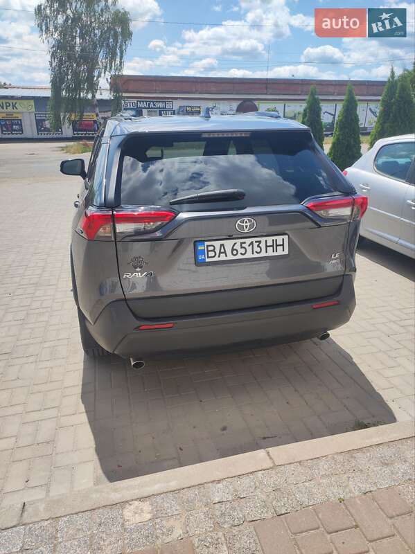Внедорожник / Кроссовер Toyota RAV4 2021 в Умани