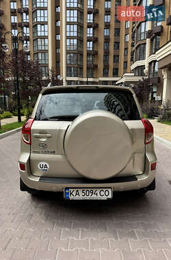 Внедорожник / Кроссовер Toyota RAV4 2007 в 