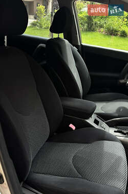 Внедорожник / Кроссовер Toyota RAV4 2007 в 