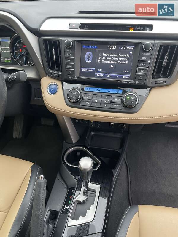 Позашляховик / Кросовер Toyota RAV4 2017 в Тернополі фото 9 Позашляховик / Кросовер Toyota RAV4 2017 в Тернополі