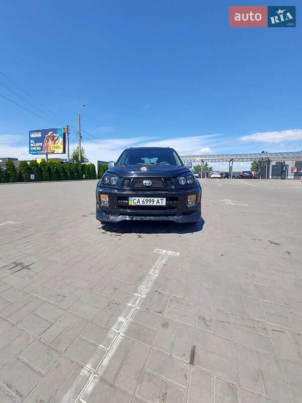 Внедорожник / Кроссовер Toyota RAV4 2001 в Черкассах