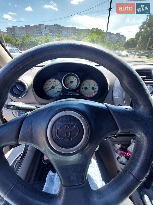 Внедорожник / Кроссовер Toyota RAV4 2001 в Черкассах