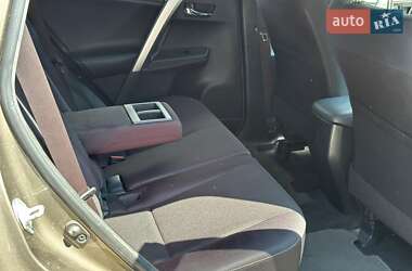 Позашляховик / Кросовер Toyota RAV4 2014 в 