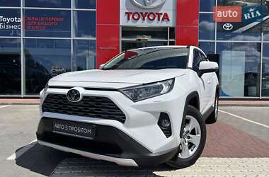 Внедорожник / Кроссовер Toyota RAV4 2020 в Виннице