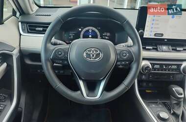 Внедорожник / Кроссовер Toyota RAV4 2022 в 