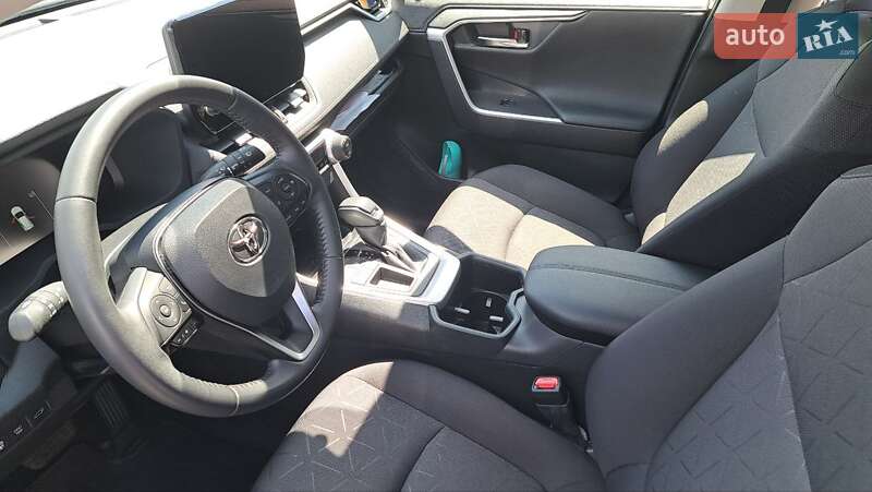 Внедорожник / Кроссовер Toyota RAV4 2023 в Киеве