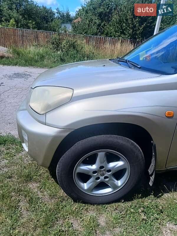 Позашляховик / Кросовер Toyota RAV4 2002 в Києві