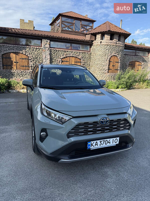 Внедорожник / Кроссовер Toyota RAV4 2021 в Борисполе