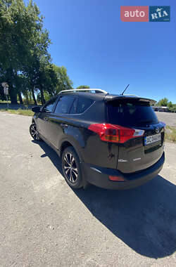 Позашляховик / Кросовер Toyota RAV4 2015 в  фото 9 Позашляховик / Кросовер Toyota RAV4 2015 в