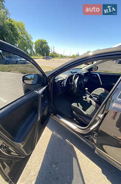 Позашляховик / Кросовер Toyota RAV4 2015 в  фото 14 Позашляховик / Кросовер Toyota RAV4 2015 в