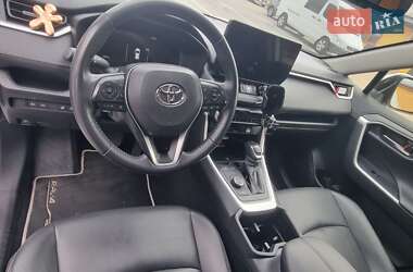 Внедорожник / Кроссовер Toyota RAV4 2023 в 