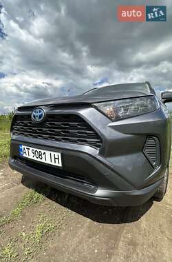 Внедорожник / Кроссовер Toyota RAV4 2020 в 