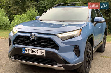 Позашляховик / Кросовер Toyota RAV4 2022 в Бурштині