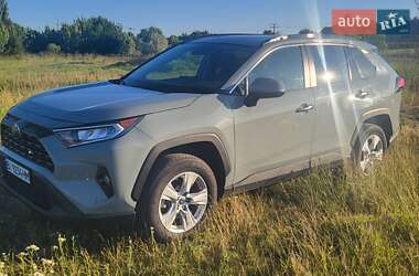 Внедорожник / Кроссовер Toyota RAV4 2019 в Семеновке