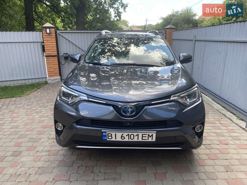 Позашляховик / Кросовер Toyota RAV4 2016 в Полтаві