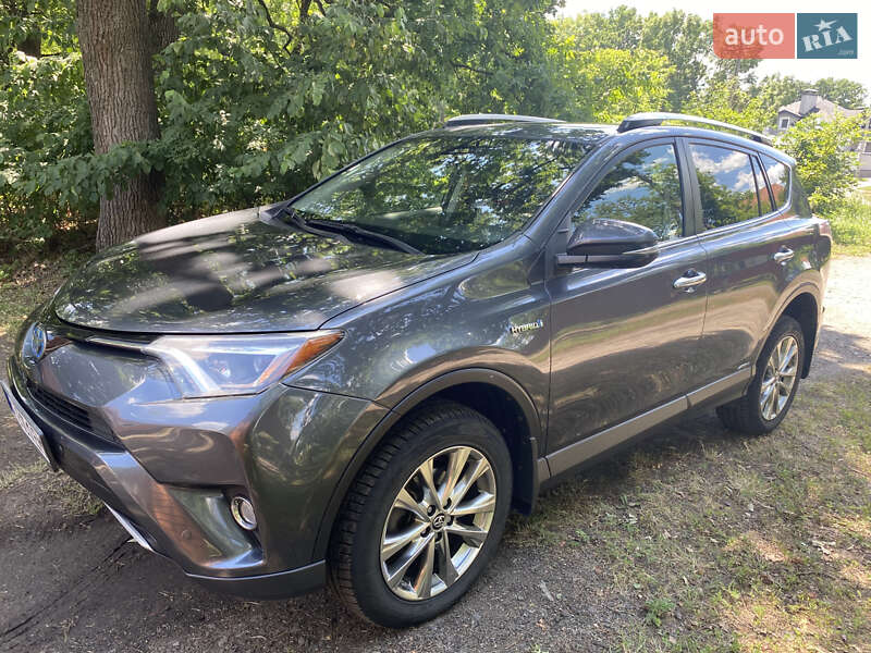 Позашляховик / Кросовер Toyota RAV4 2016 в Полтаві