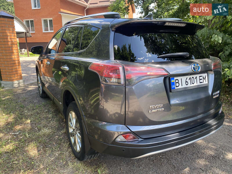 Позашляховик / Кросовер Toyota RAV4 2016 в Полтаві