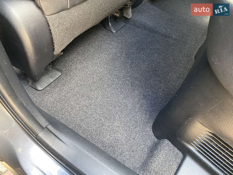 Позашляховик / Кросовер Toyota RAV4 2016 в Полтаві