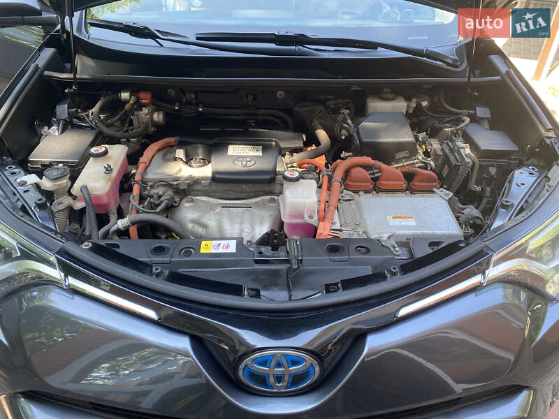 Позашляховик / Кросовер Toyota RAV4 2016 в Полтаві