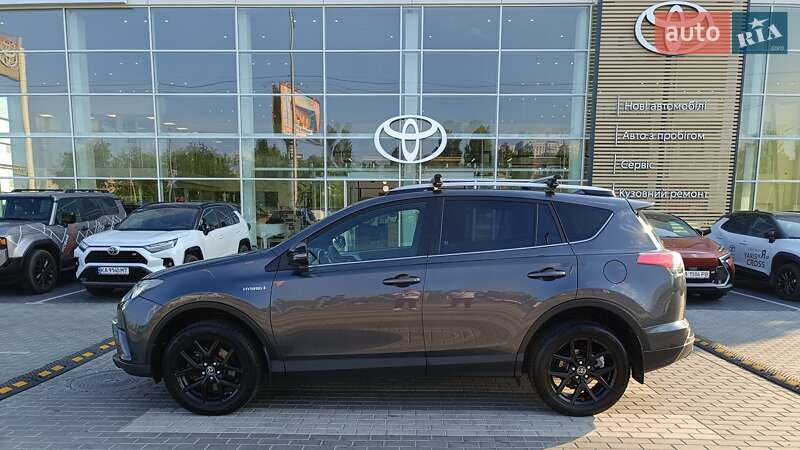 Внедорожник / Кроссовер Toyota RAV4 2018 в Киеве