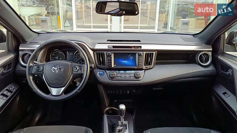 Внедорожник / Кроссовер Toyota RAV4 2018 в Киеве