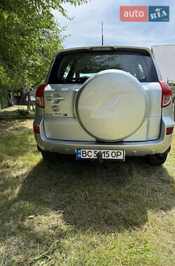 Позашляховик / Кросовер Toyota RAV4 2005 в 
