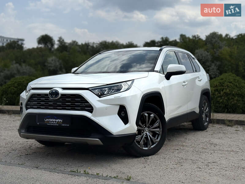 Внедорожник / Кроссовер Toyota RAV4 2022 в Днепре