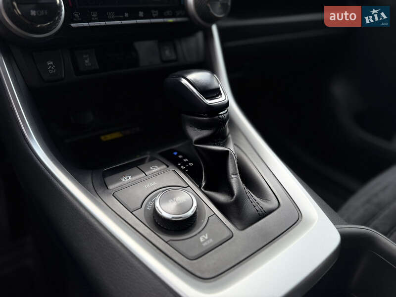 Внедорожник / Кроссовер Toyota RAV4 2022 в Днепре