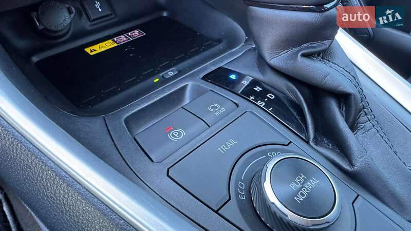 Позашляховик / Кросовер Toyota RAV4 2021 в Івано-Франківську
