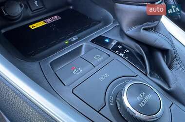 Внедорожник / Кроссовер Toyota RAV4 2021 в 
