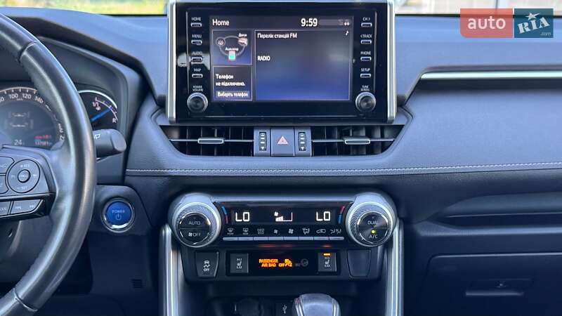Позашляховик / Кросовер Toyota RAV4 2021 в Івано-Франківську