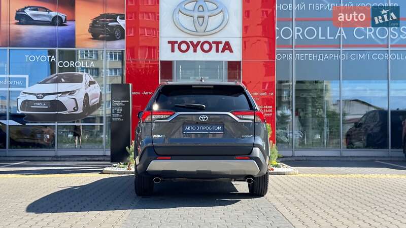Позашляховик / Кросовер Toyota RAV4 2021 в Івано-Франківську