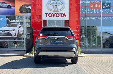 Внедорожник / Кроссовер Toyota RAV4 2021 в 