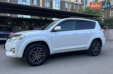 Внедорожник / Кроссовер Toyota RAV4 2011 в 