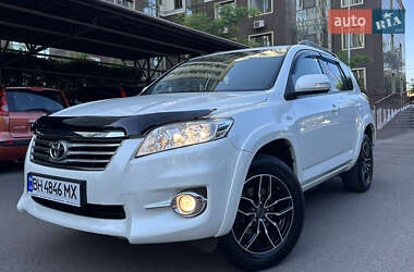 Внедорожник / Кроссовер Toyota RAV4 2011 в 