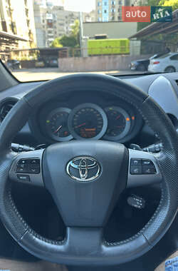 Внедорожник / Кроссовер Toyota RAV4 2011 в 