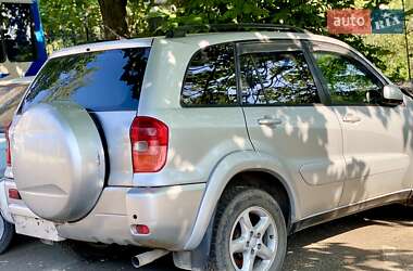 Внедорожник / Кроссовер Toyota RAV4 2002 в 
