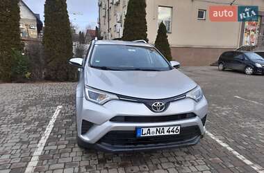 Внедорожник / Кроссовер Toyota RAV4 2016 в Черновцах