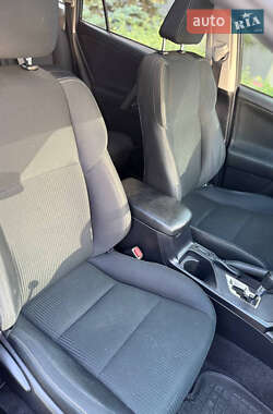 Внедорожник / Кроссовер Toyota RAV4 2014 в 